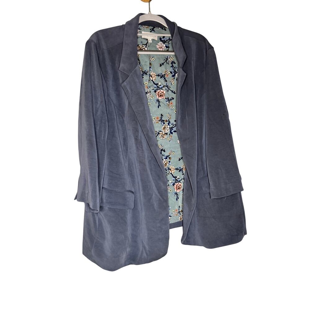 Skies‎ are Blue silky pale blue blazer